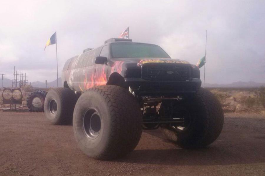  Ford Excursion Sin City Hustler 2014 года  (фото 10 из 31)